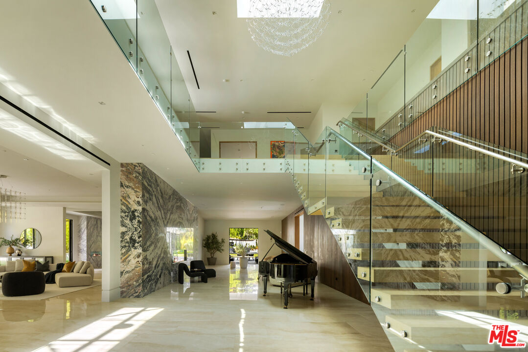 MLS #25595863 image #3