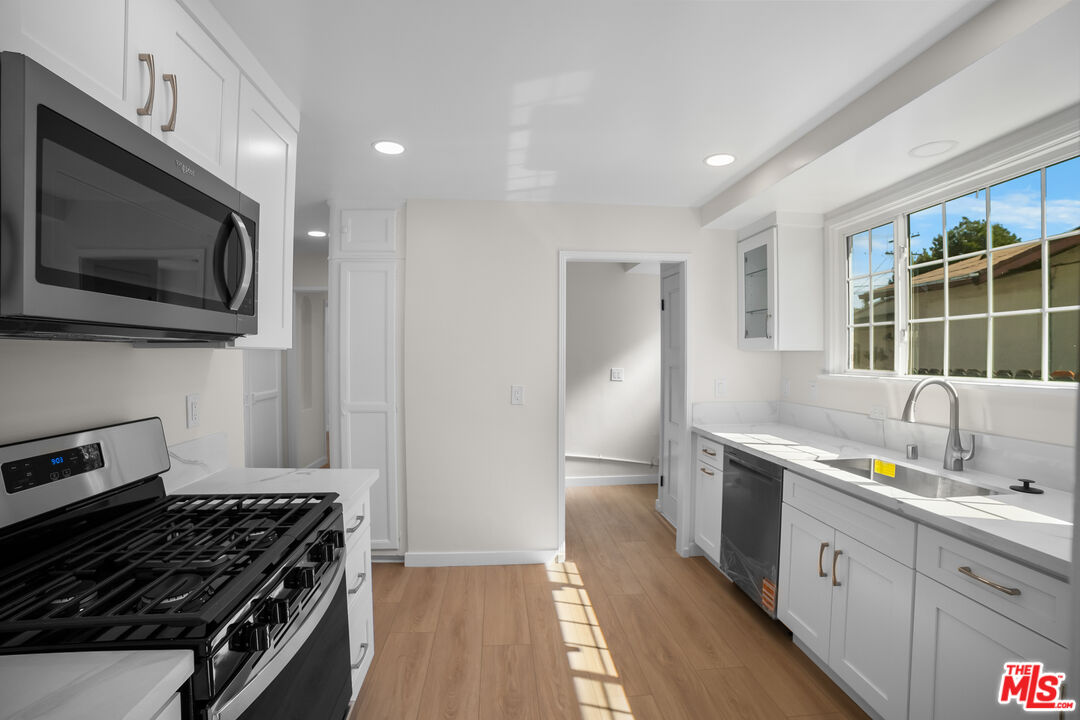 MLS #25595985 image #16