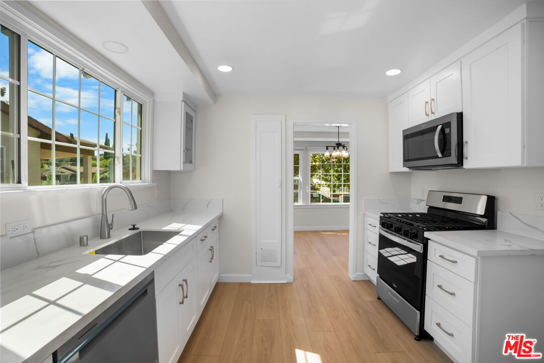 MLS #25595985 image #17