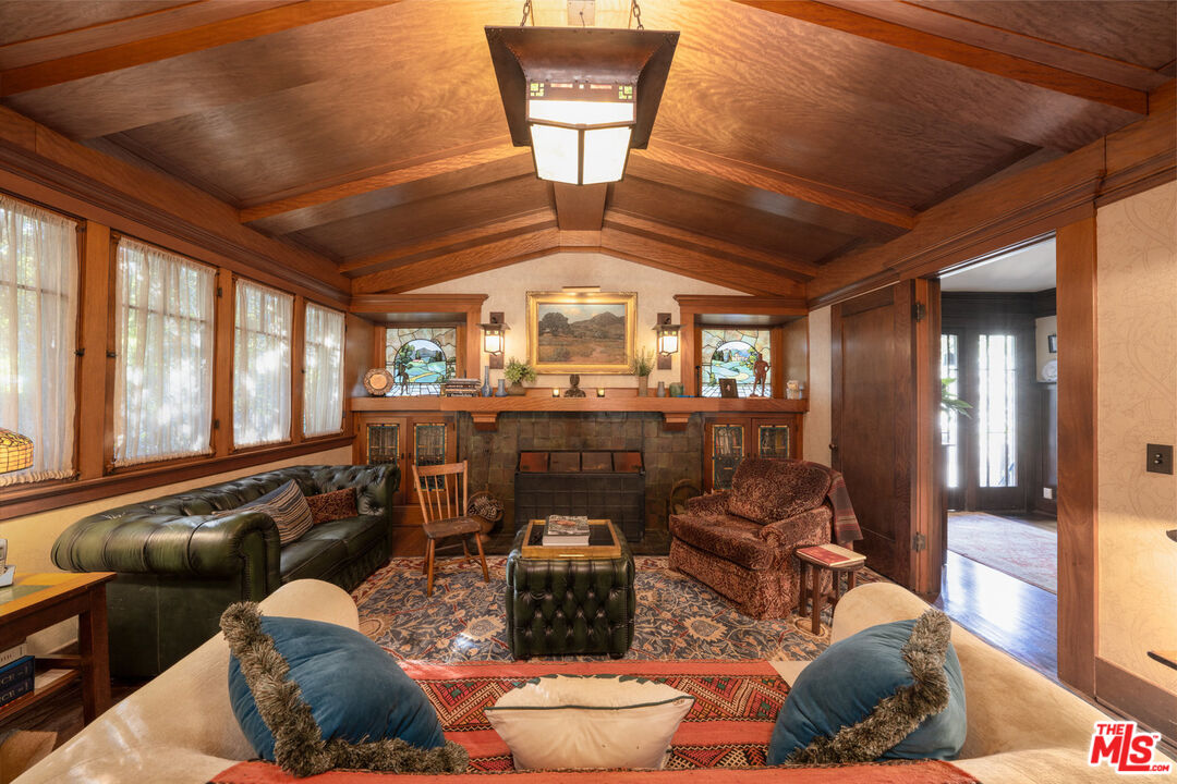 MLS #25596063 image #10