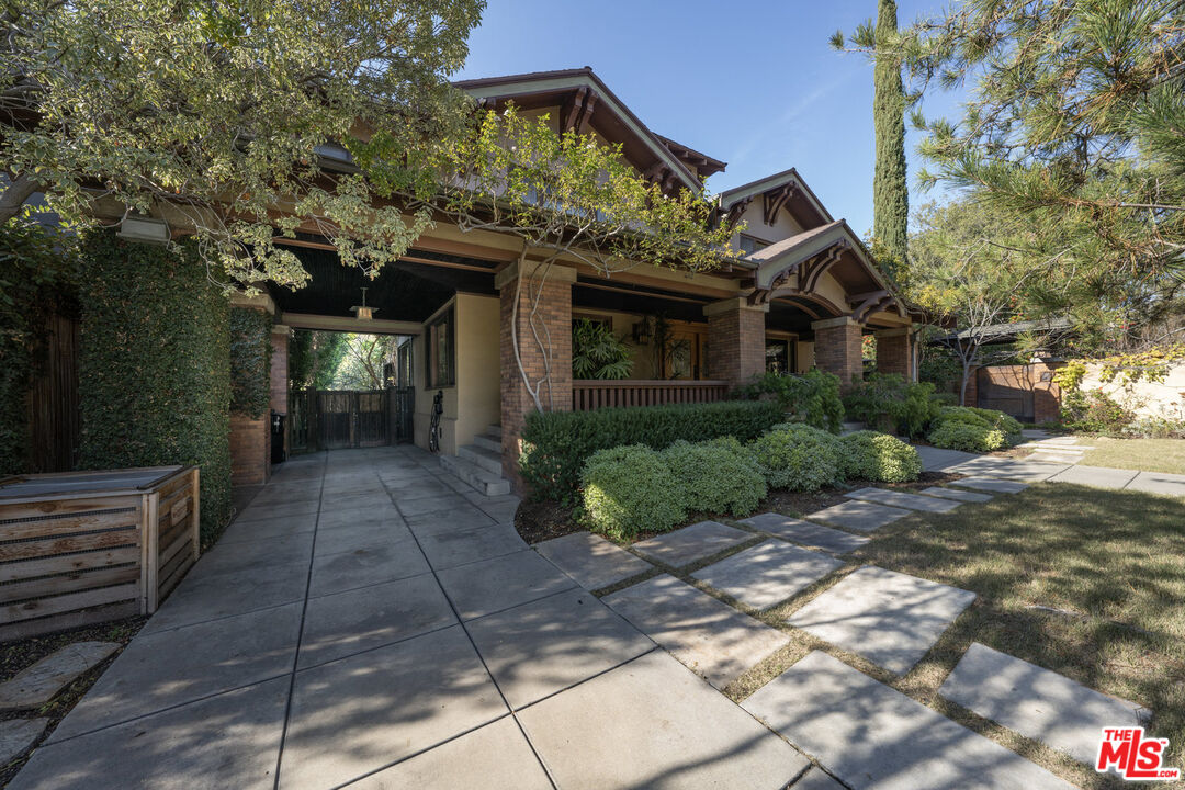 MLS #25596063 image #1