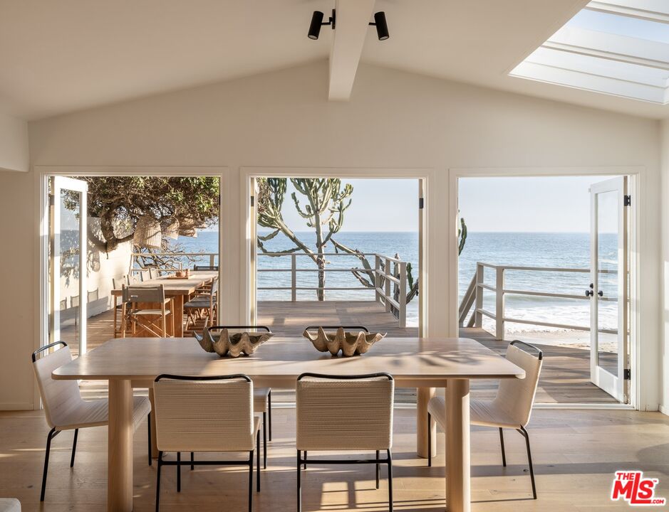 MLS #25596111 image #2