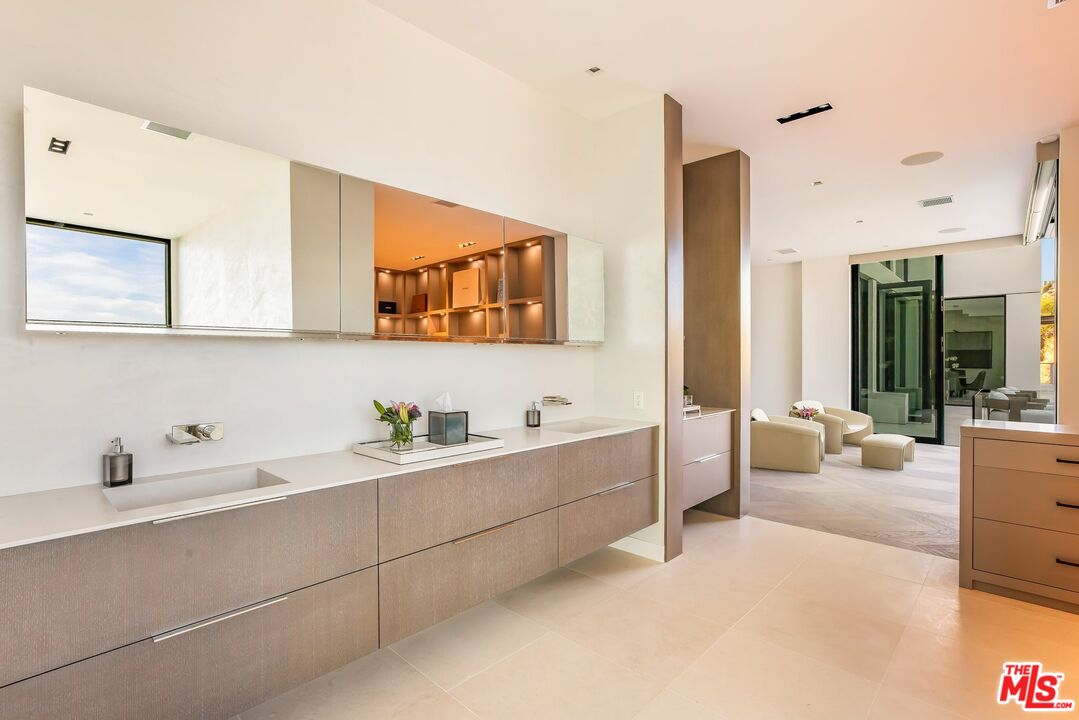 MLS #25596197 image #17