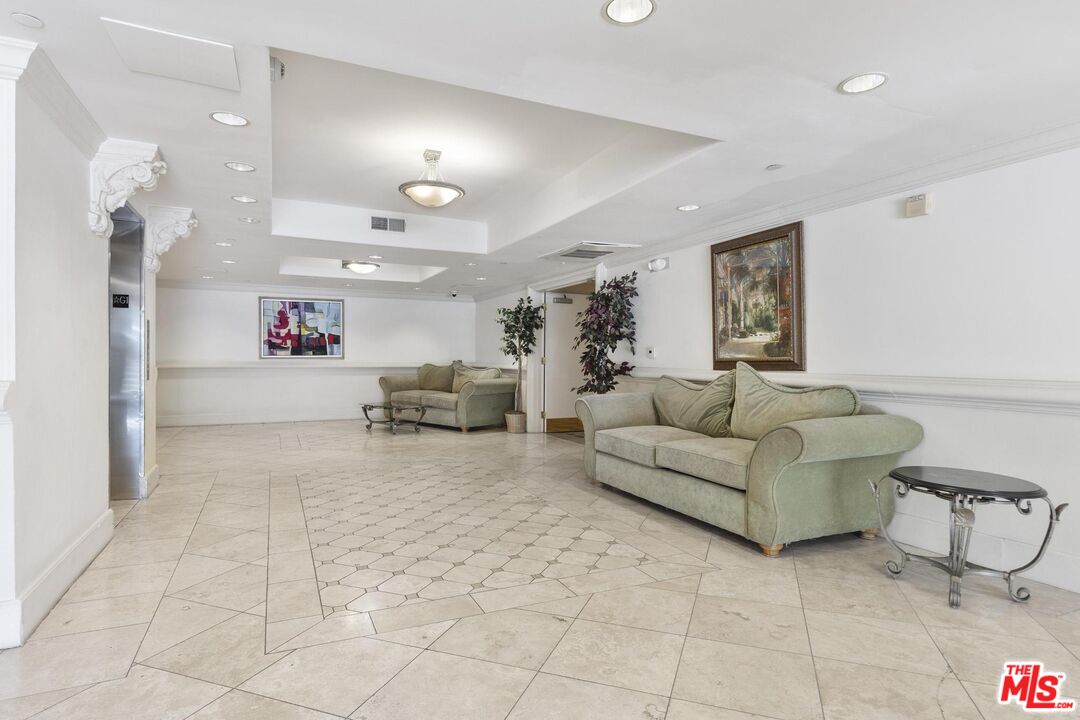 MLS #25596213 image #1