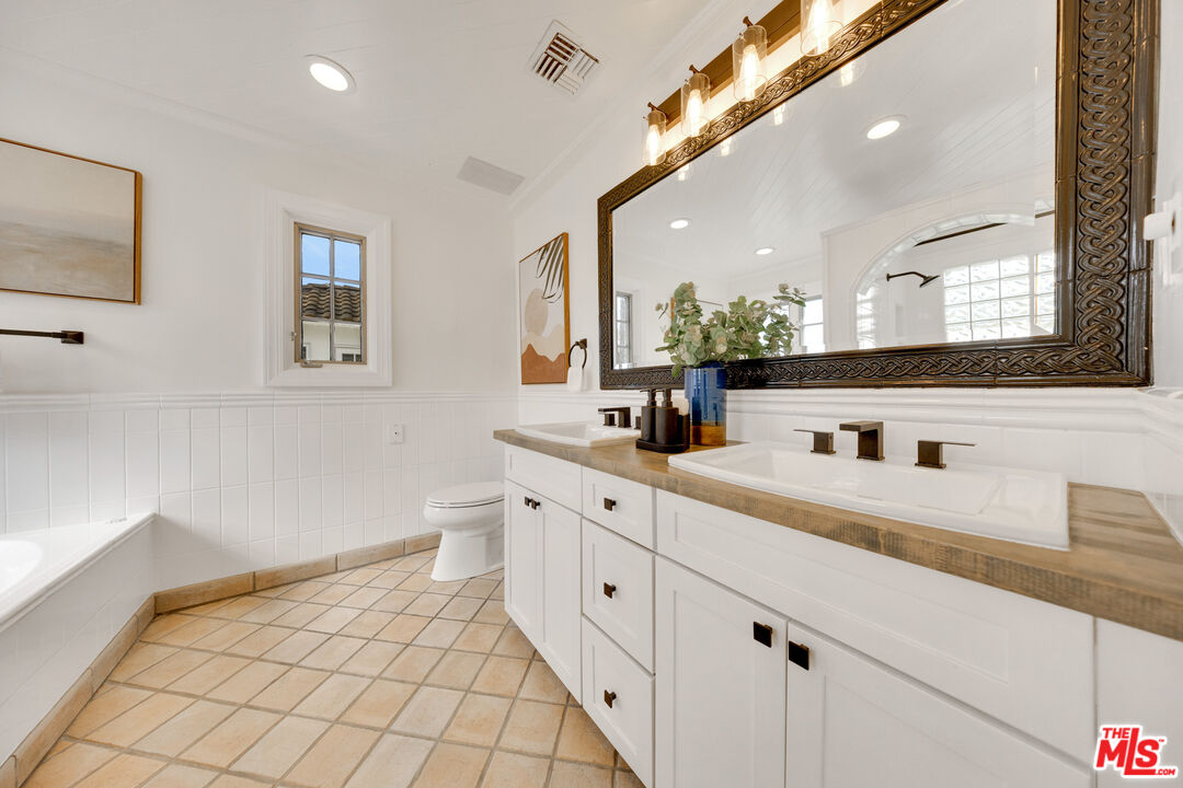 MLS #25596329 image #13