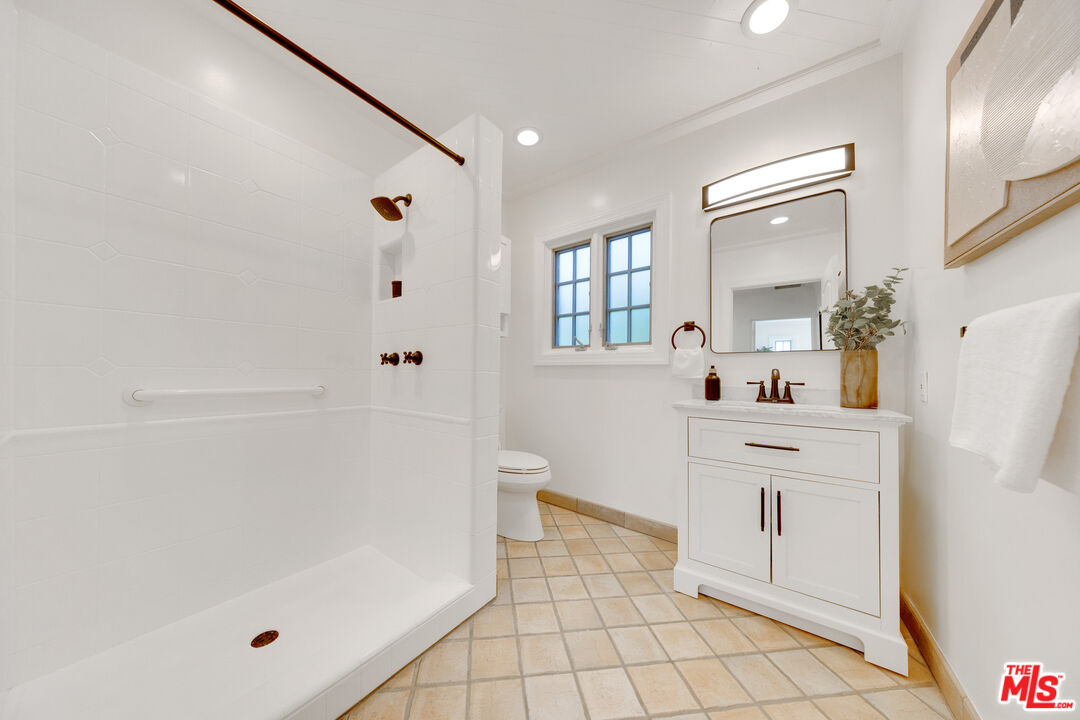 MLS #25596329 image #16