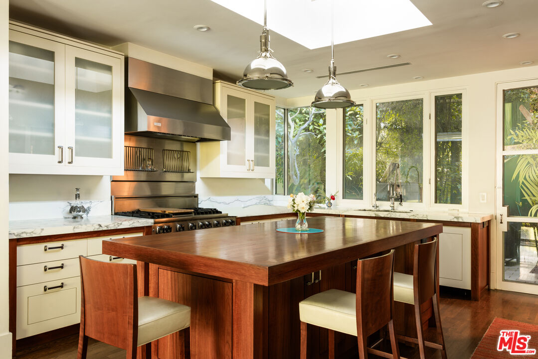 MLS #25596395 image #10