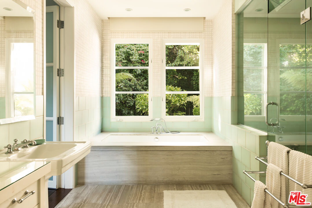 MLS #25596395 image #12