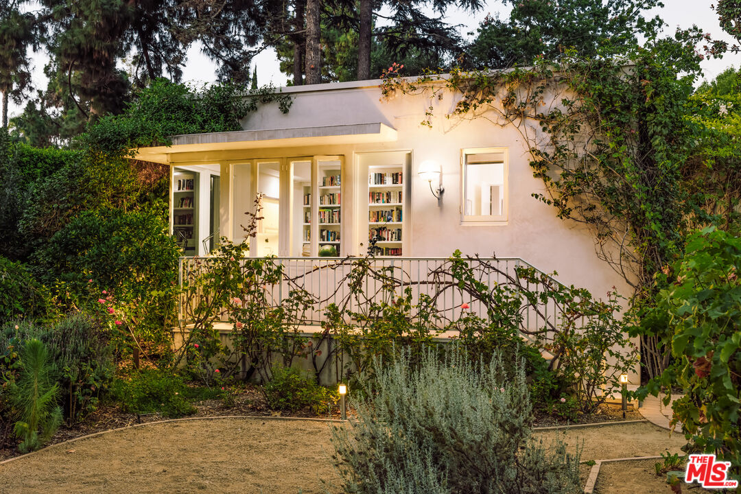 MLS #25596395 image #16