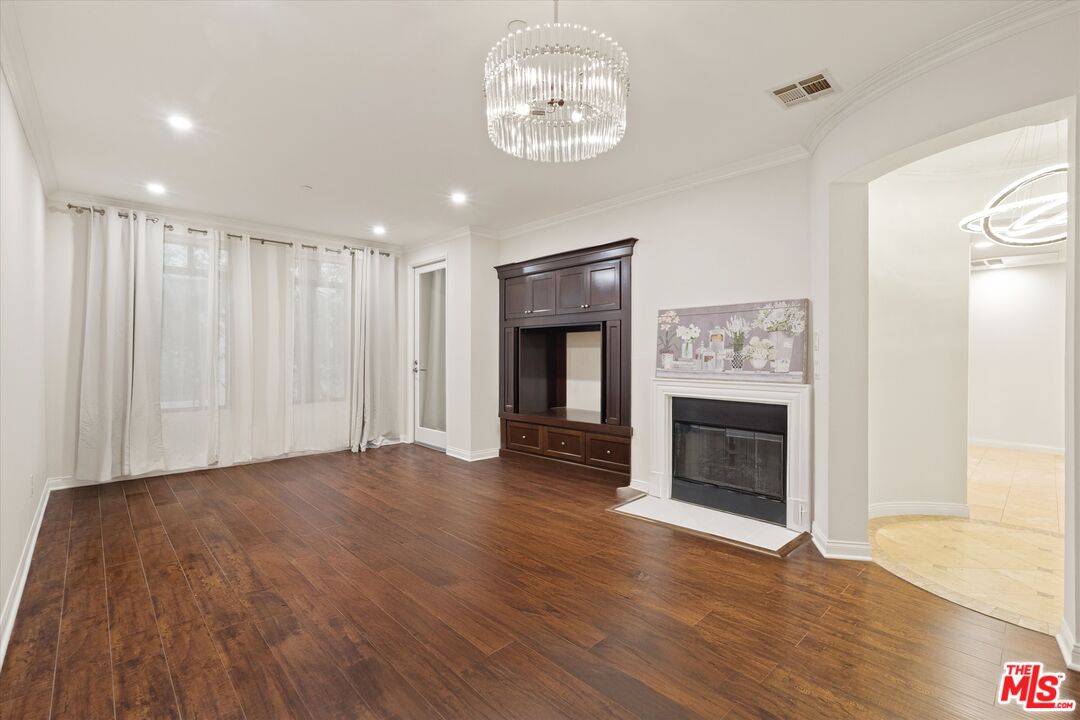 MLS #25596411 image #11