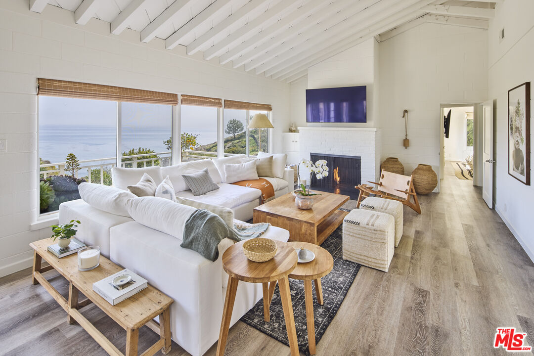 MLS #25596451 image #5