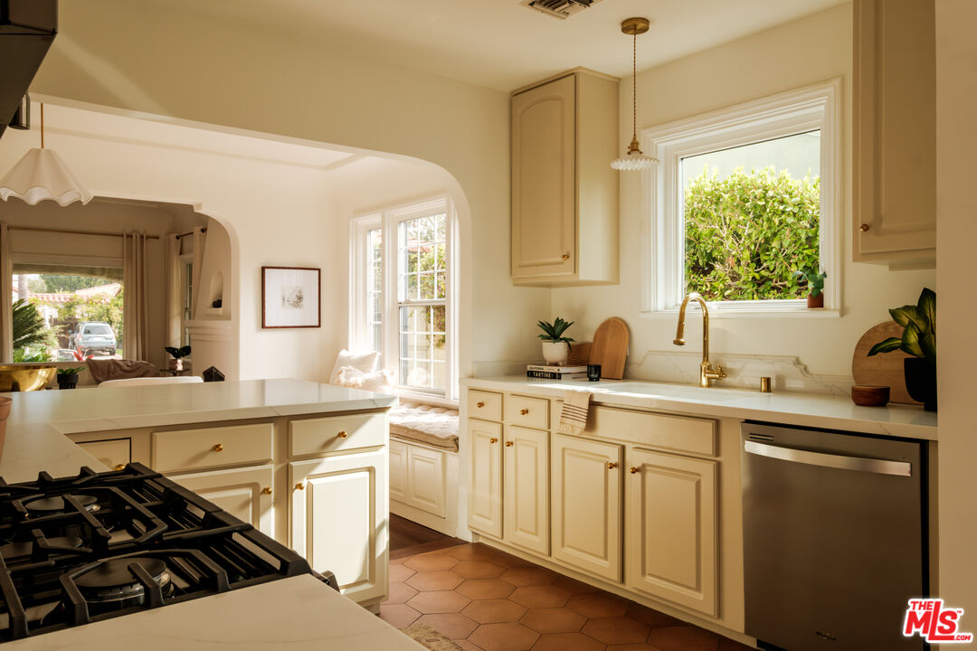 MLS #25596499 image #17