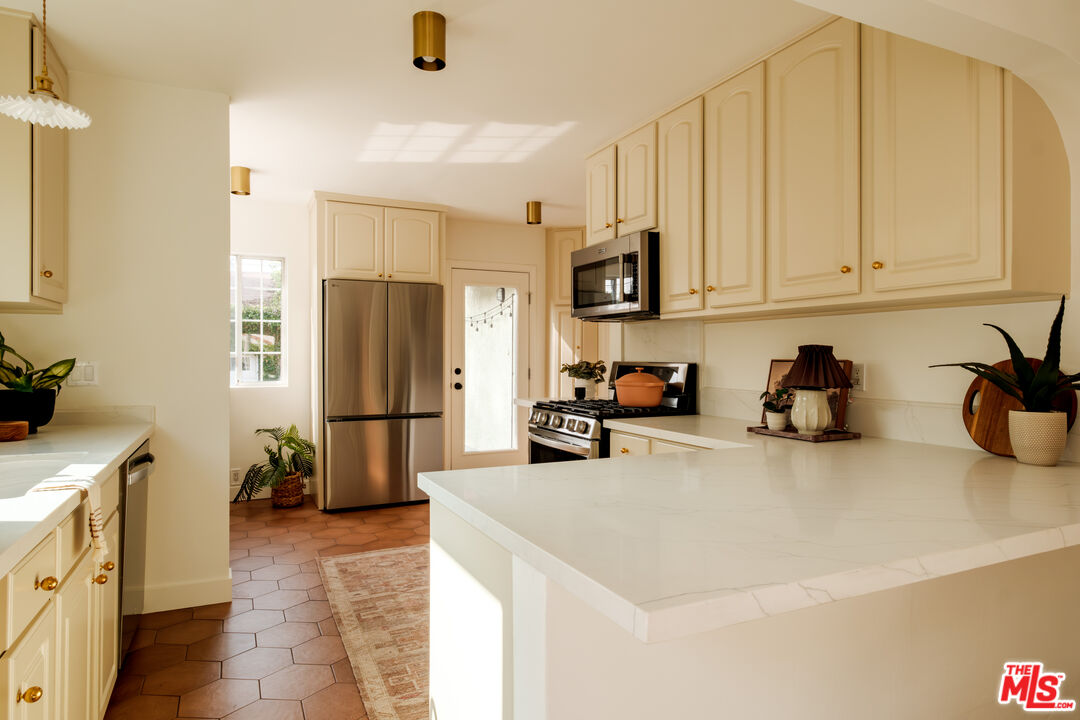 MLS #25596499 image #19