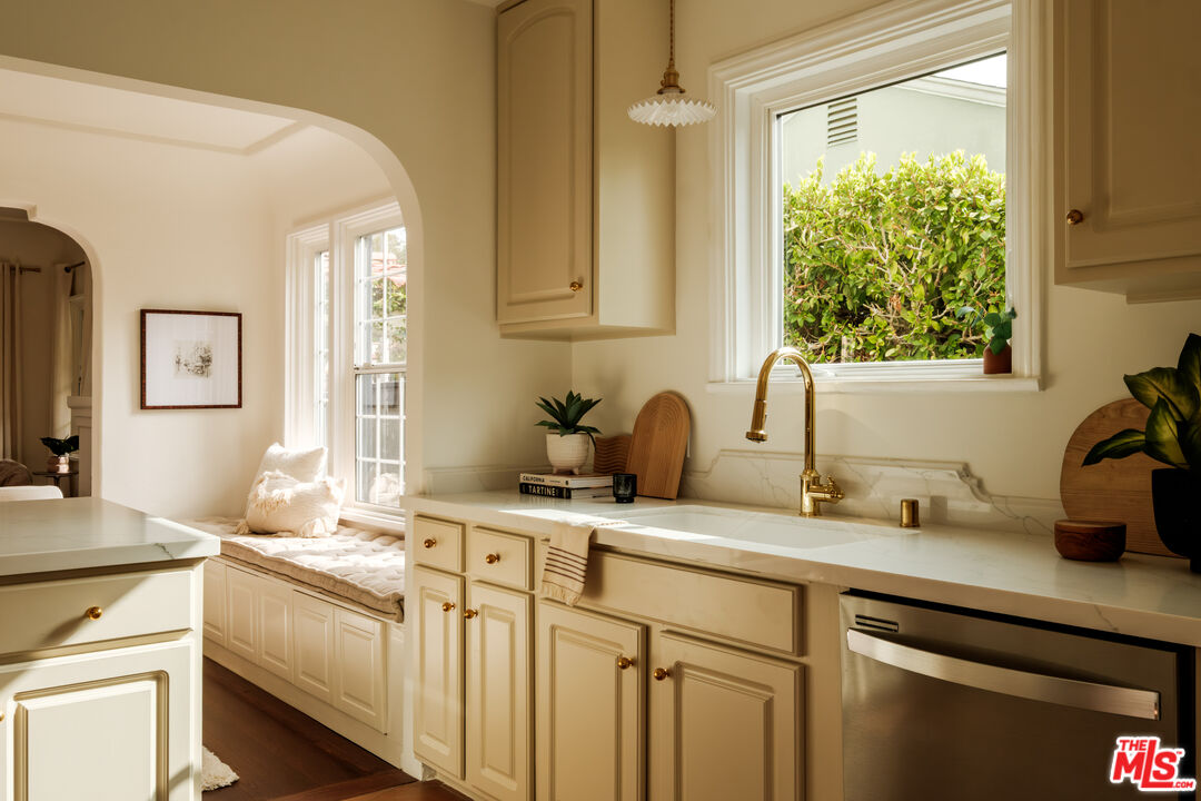 MLS #25596499 image #20