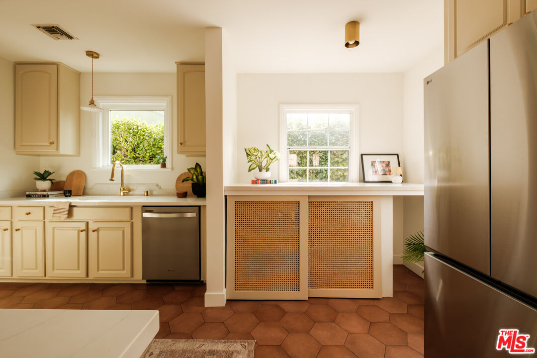 MLS #25596499 image #23