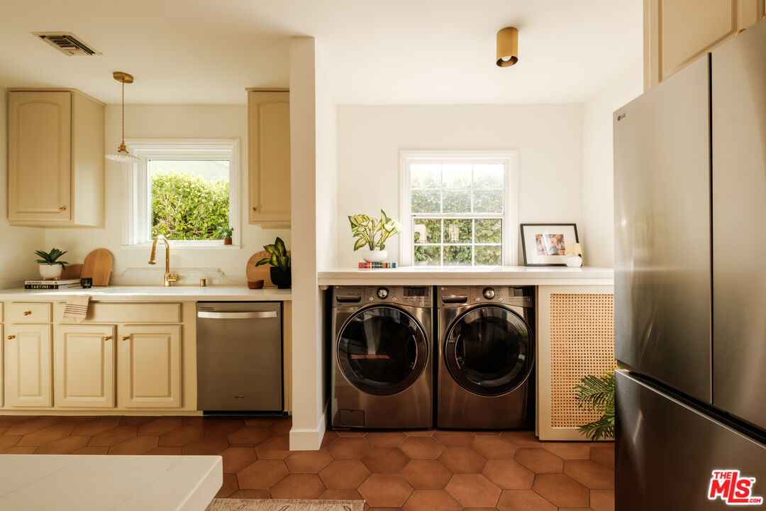 MLS #25596499 image #24