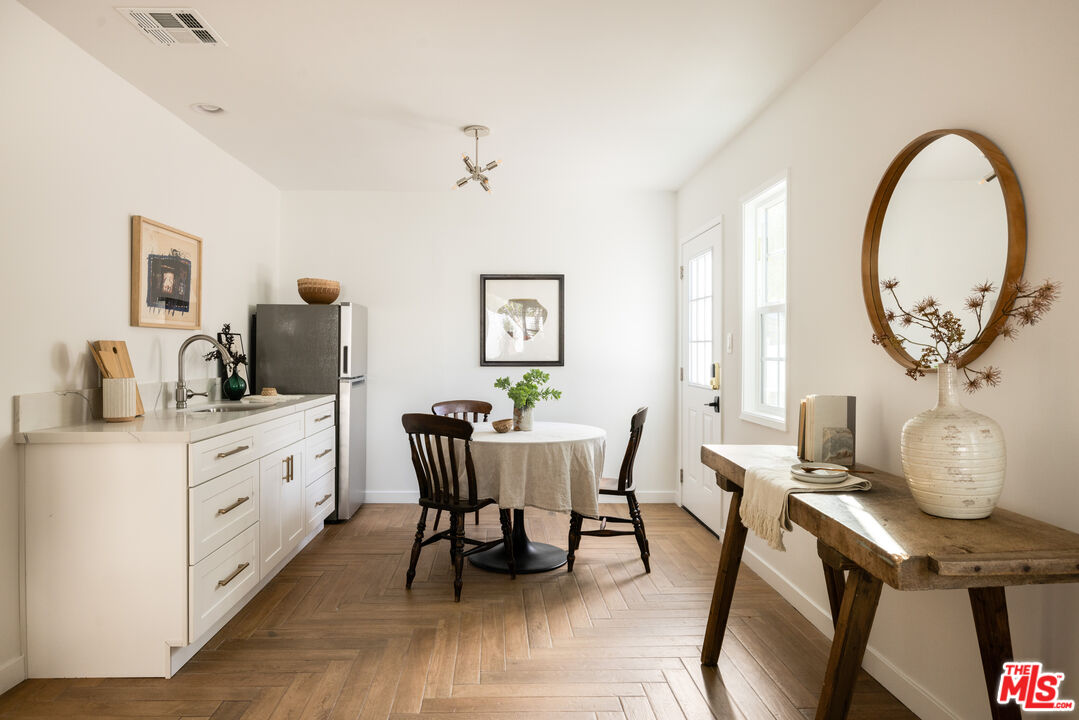 MLS #25596533 image #24