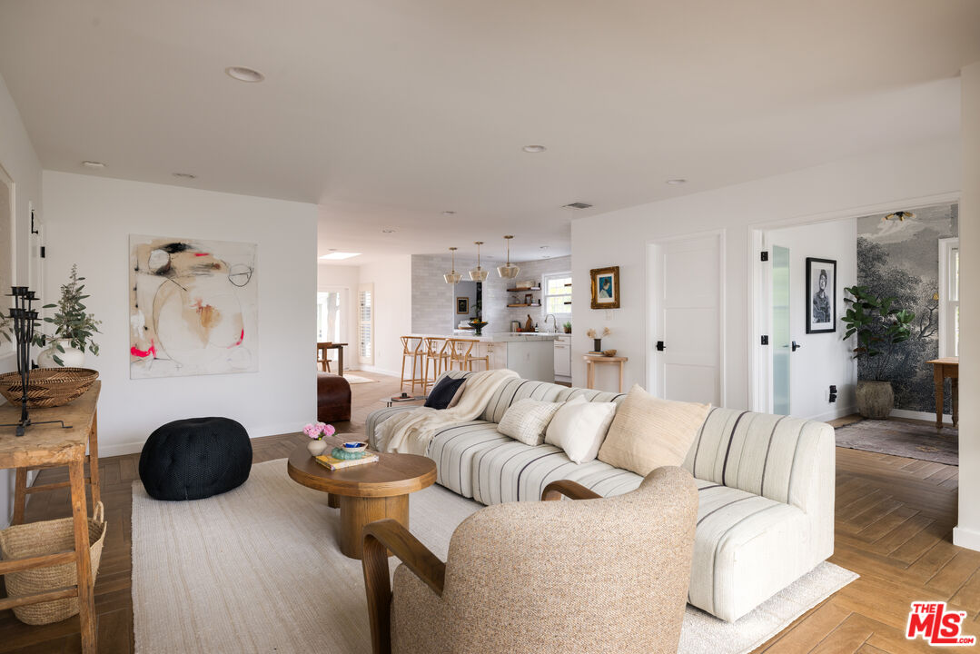 MLS #25596533 image #6