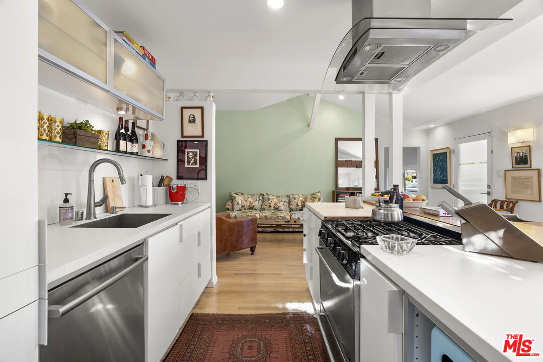 MLS #25596567 image #8