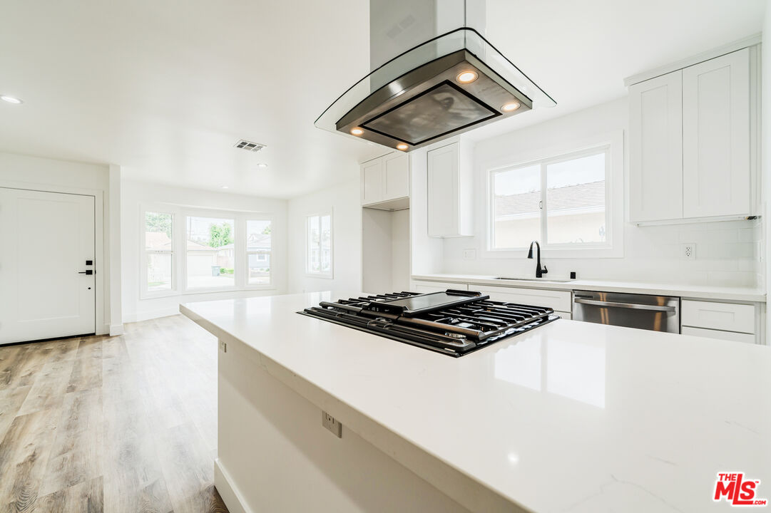 MLS #25596597 image #3