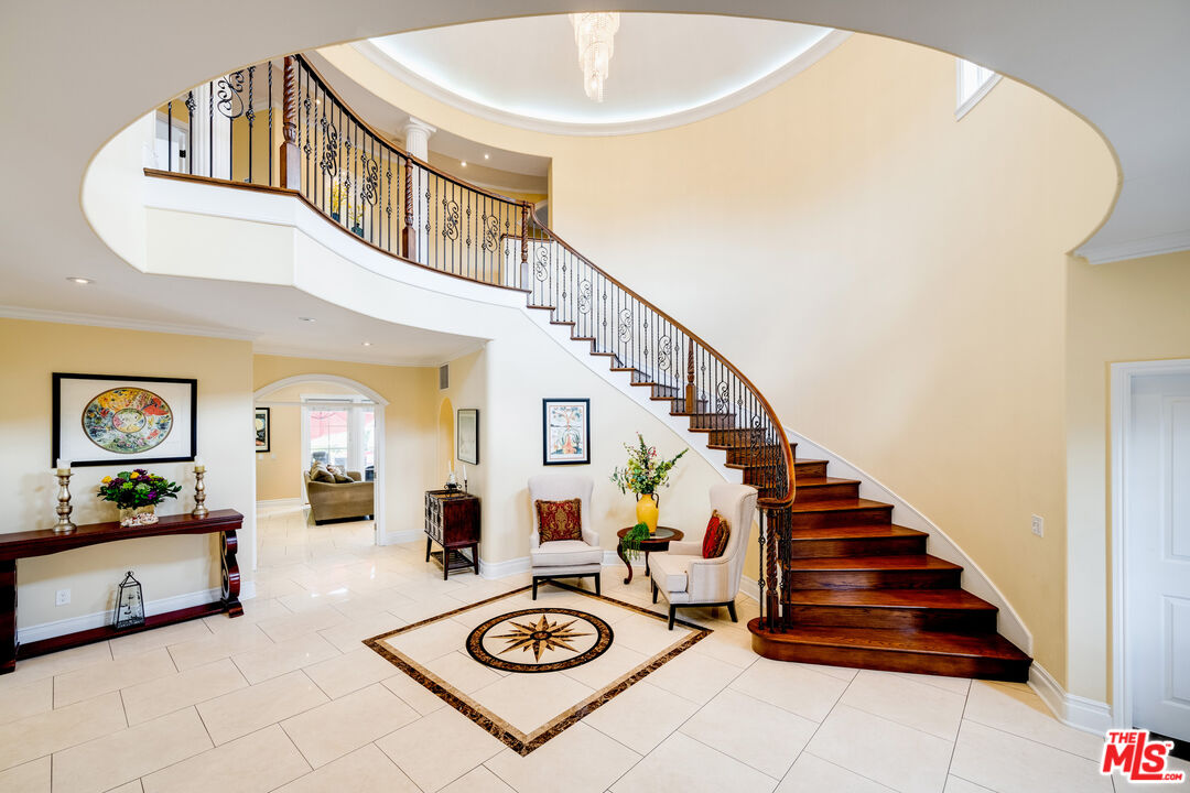 MLS #25596701 image #2