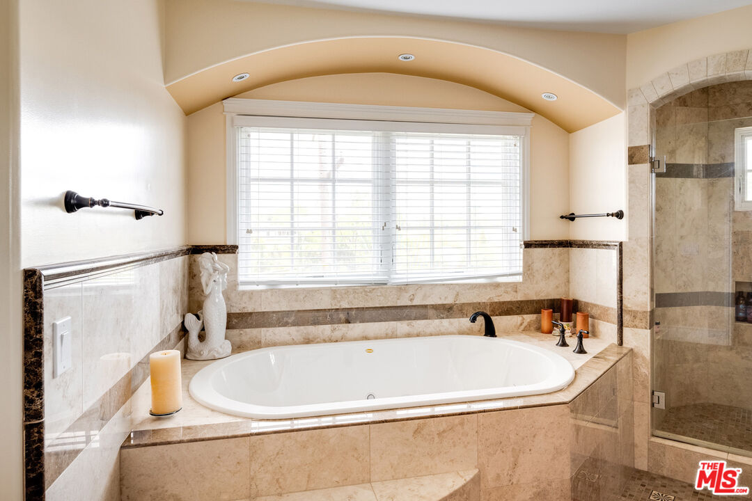 MLS #25596701 image #29