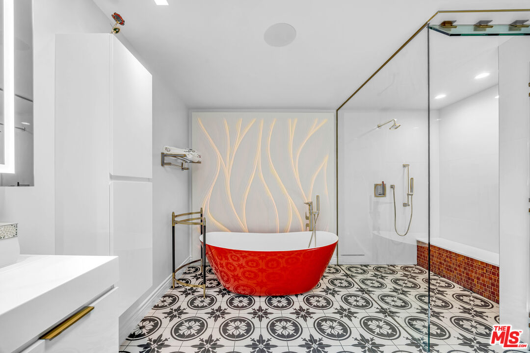 MLS #25596725 image #27