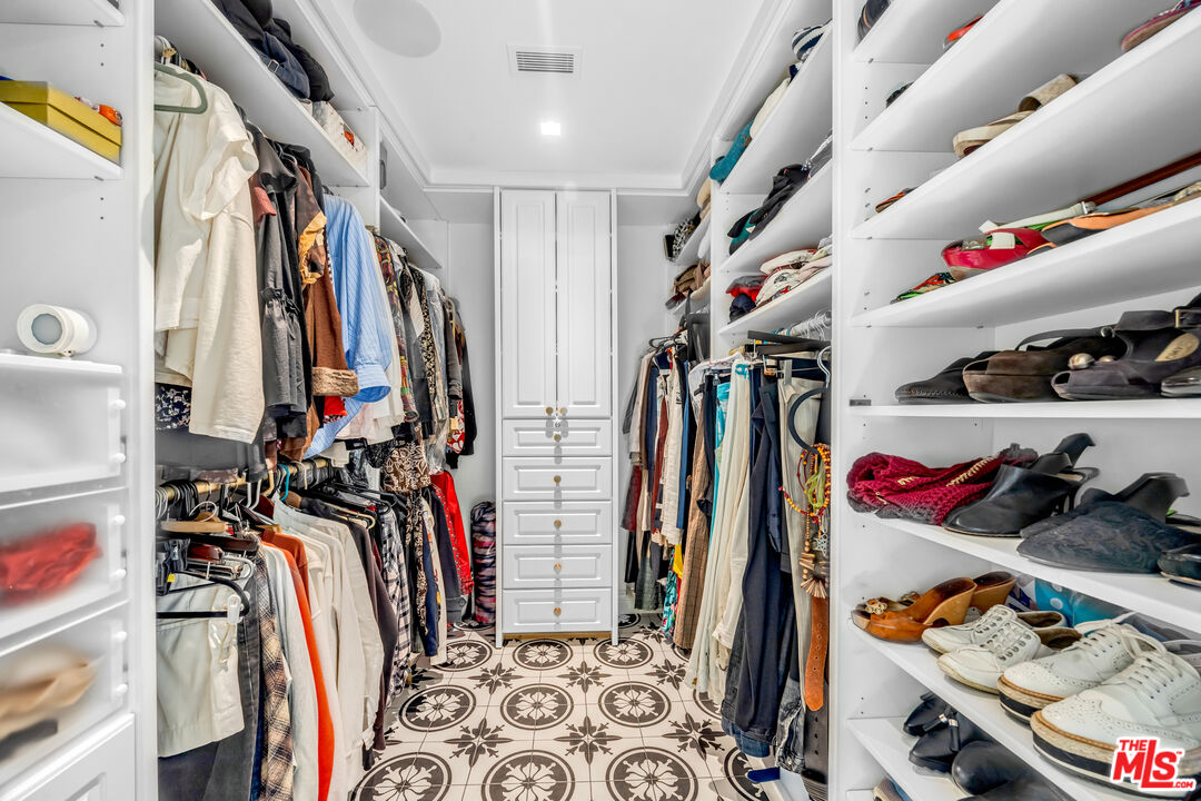 MLS #25596725 image #28