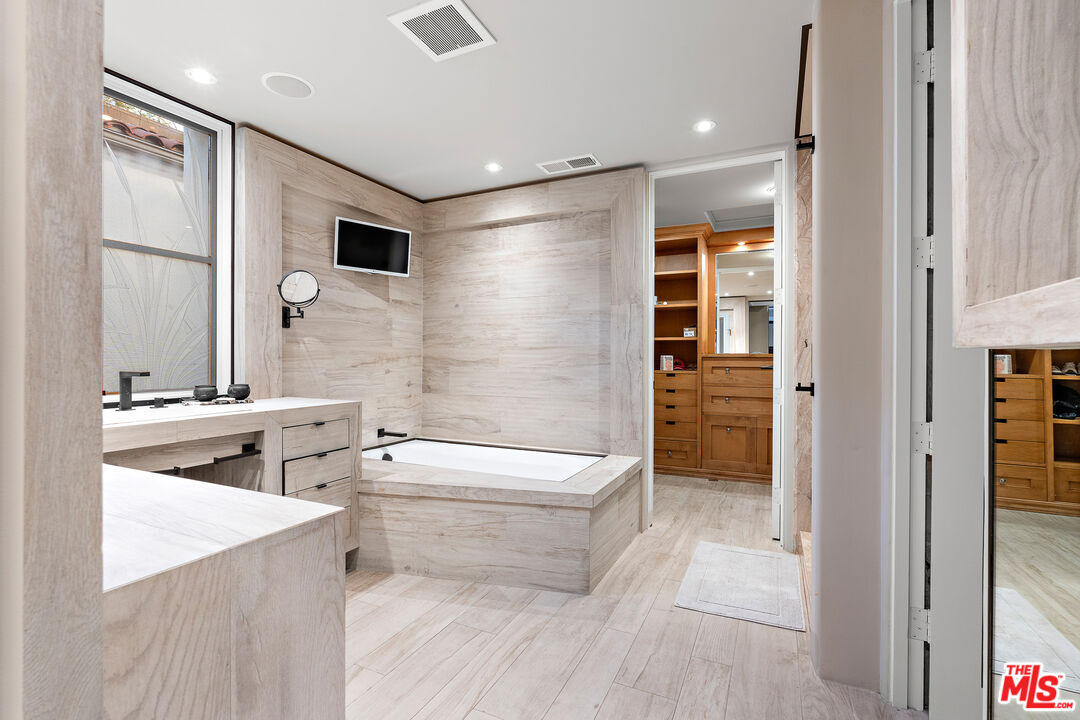 MLS #25596777 image #39