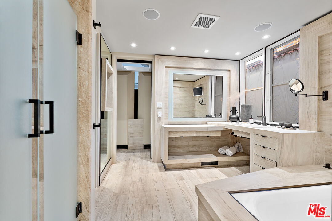 MLS #25596777 image #41