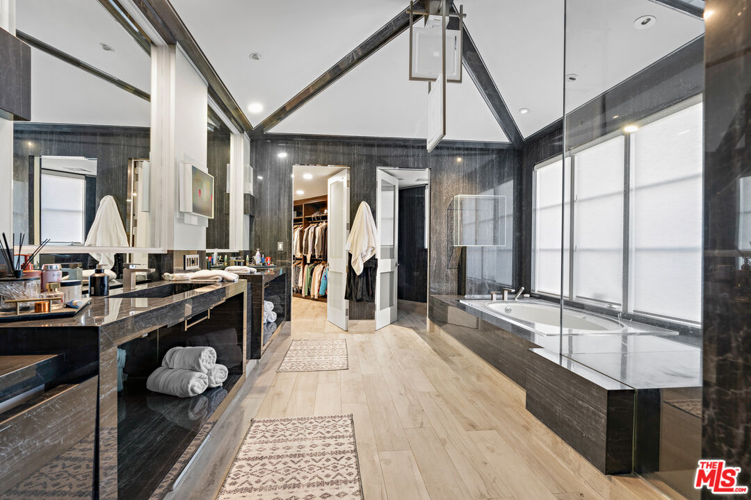 MLS #25596777 image #47