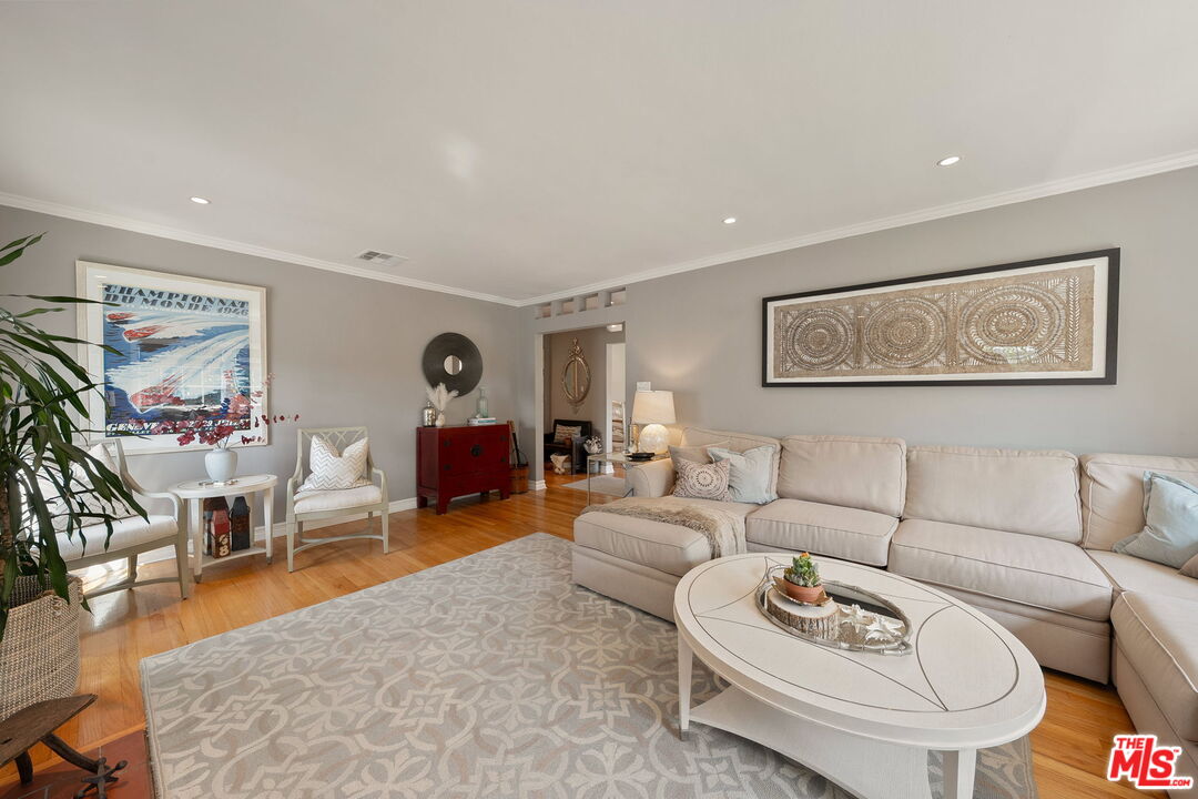 MLS #25596869 image #10