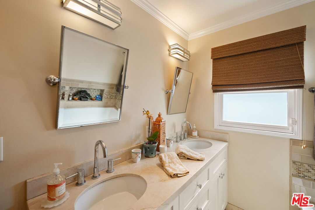 MLS #25596869 image #22