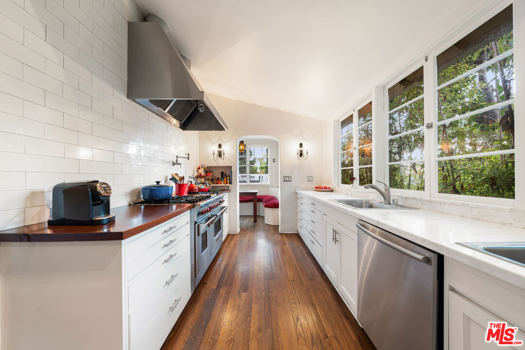 MLS #25596931 image #12