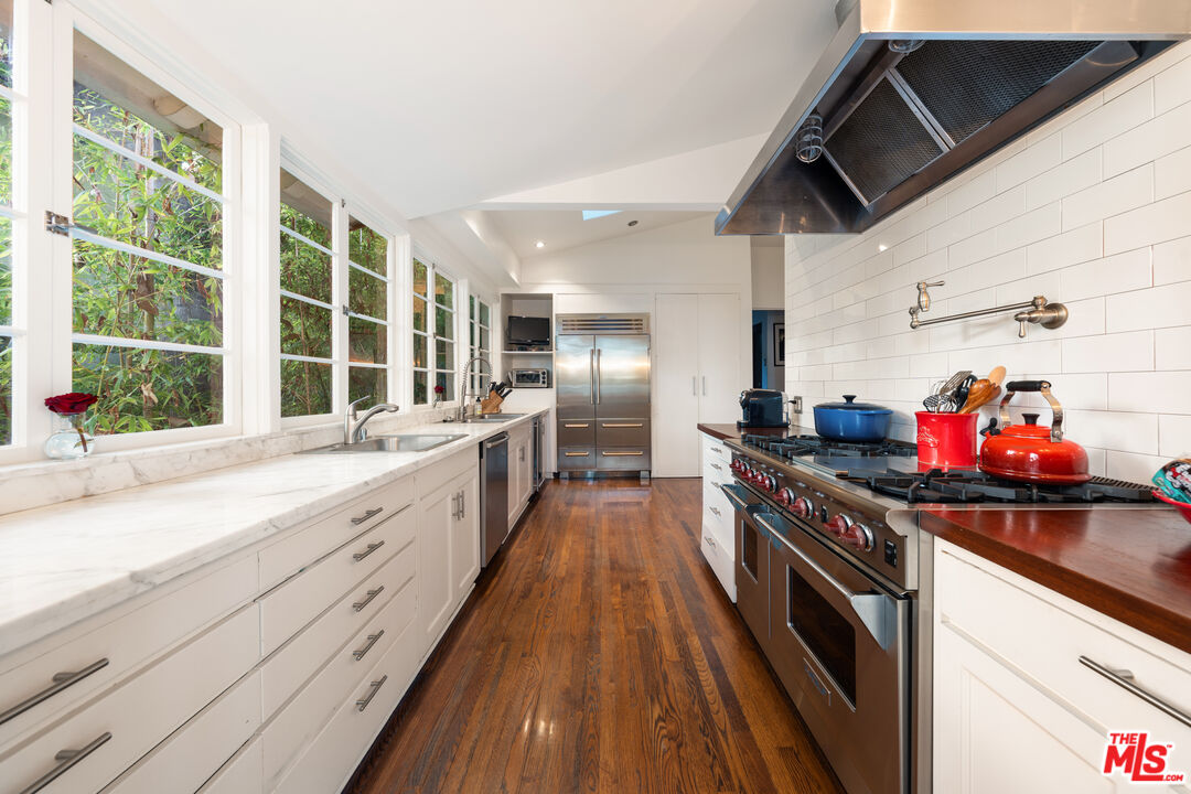 MLS #25596931 image #13