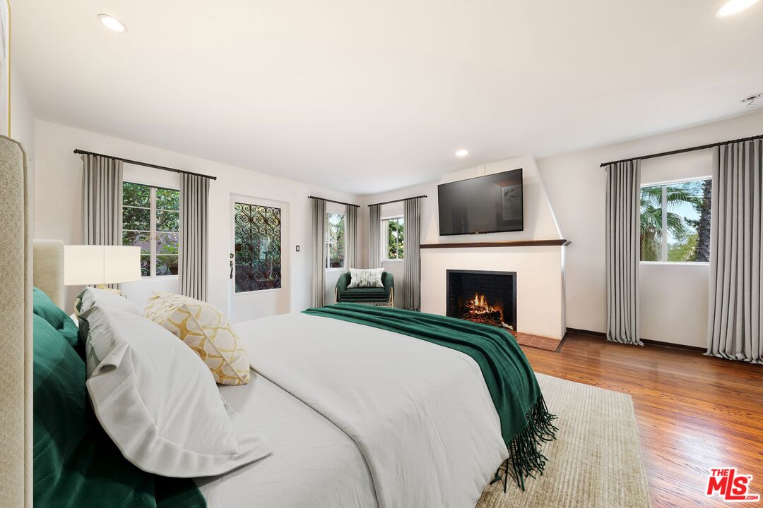 MLS #25596931 image #16