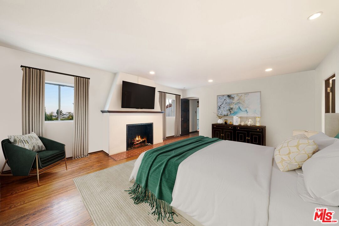 MLS #25596931 image #17