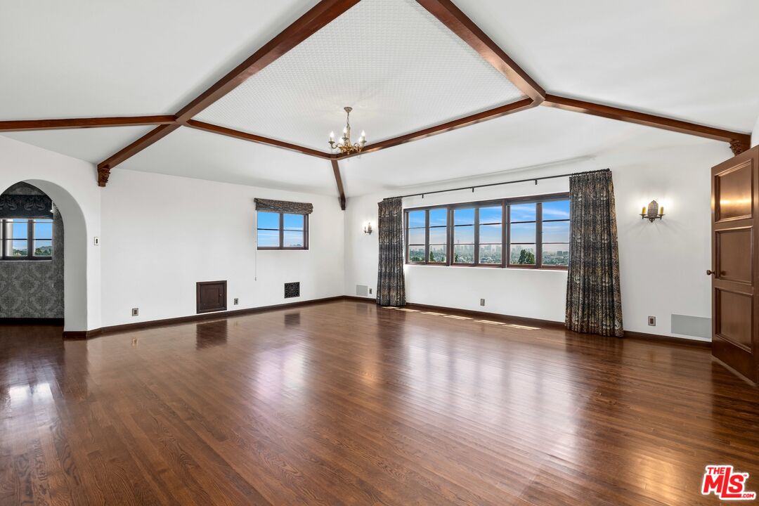 MLS #25596951 image #23