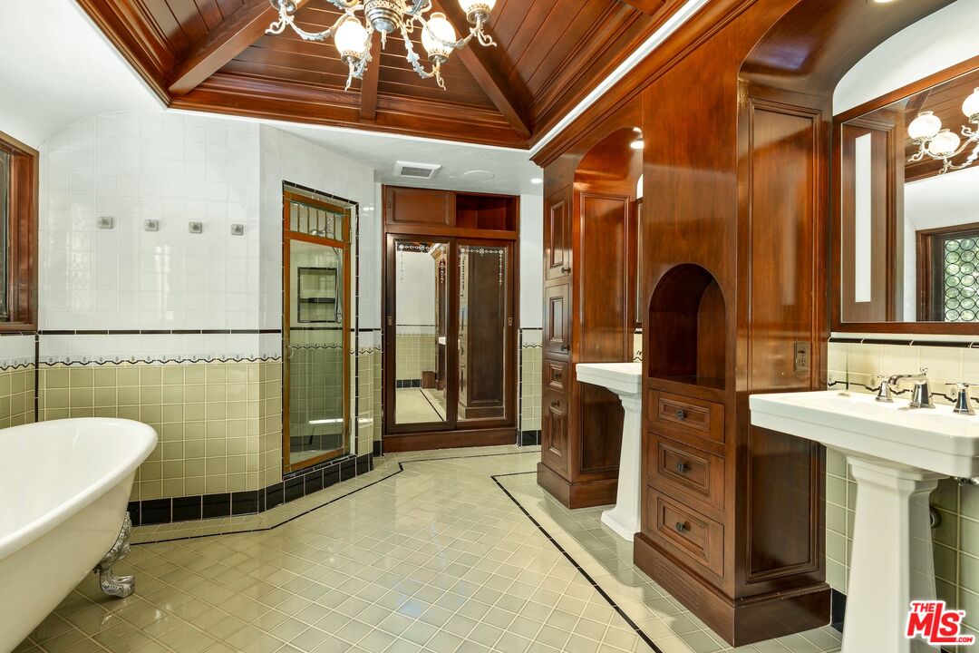 MLS #25596951 image #27