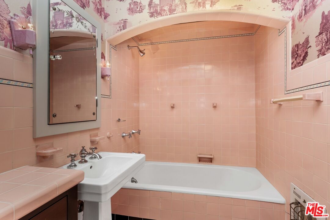 MLS #25596951 image #30