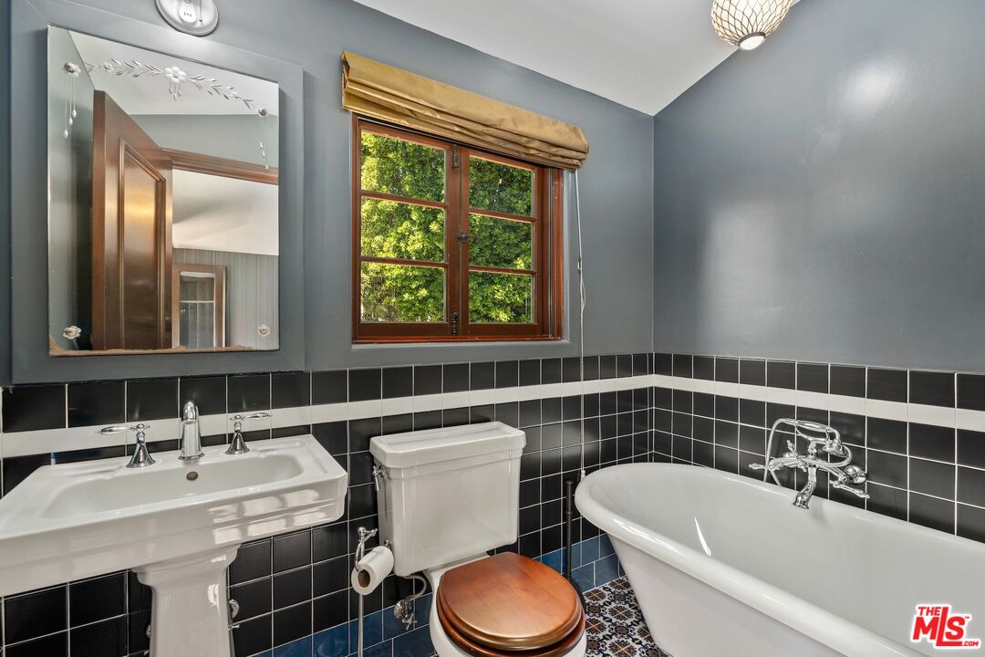 MLS #25596951 image #37