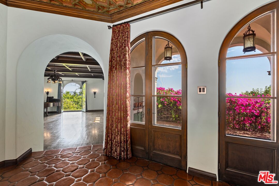 MLS #25596951 image #5