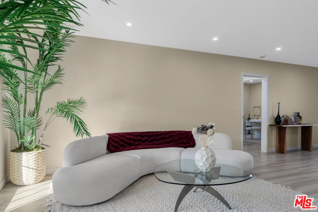 MLS #25597047 image #4