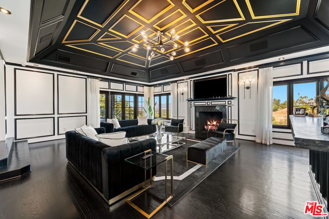 MLS #25597073 image #15