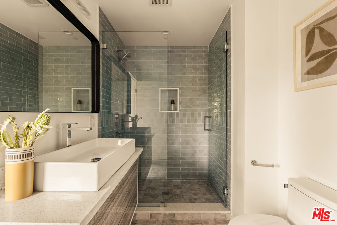 MLS #25597395 image #11