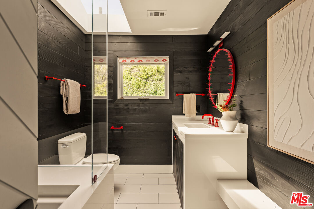 MLS #25597395 image #14