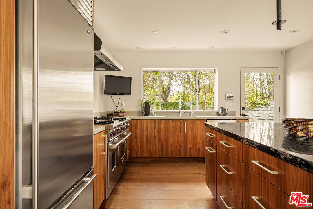 MLS #25597395 image #24