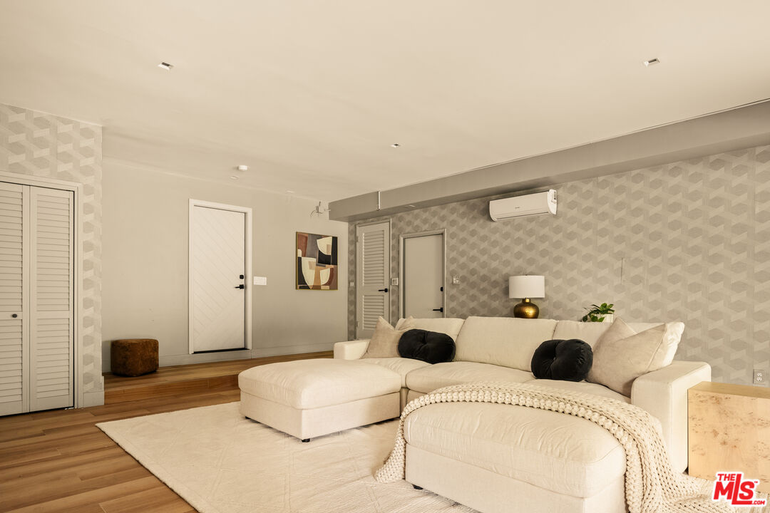 MLS #25597395 image #27