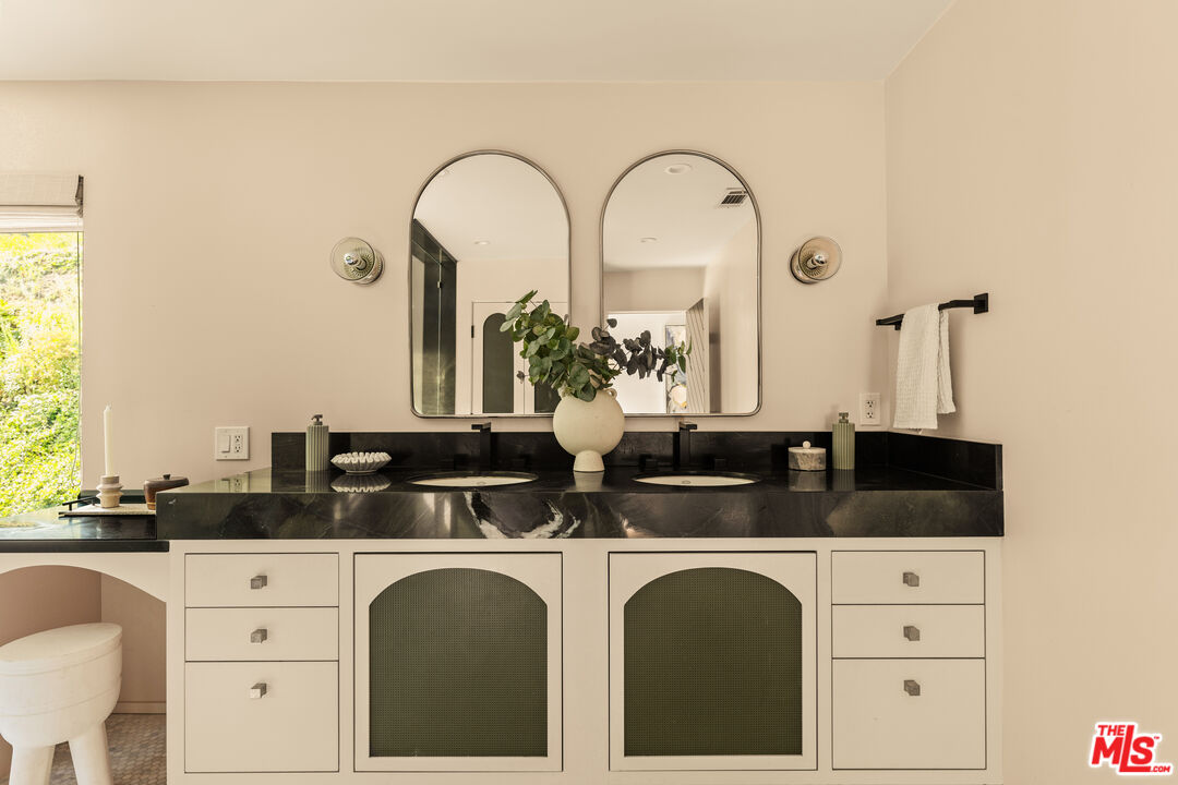 MLS #25597395 image #5