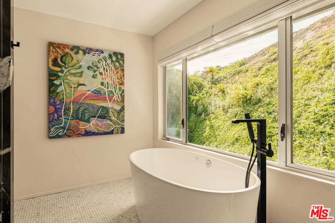 MLS #25597395 image #6